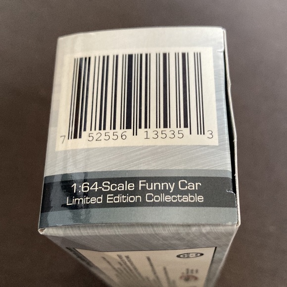 John Force Racing 25 Years 1:64 Scale Funny Car Racing Castrol GTX - 2010 - Picture 5 of 6